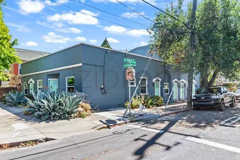 5580 Vallejo St #B, Oakland, CA 94608
