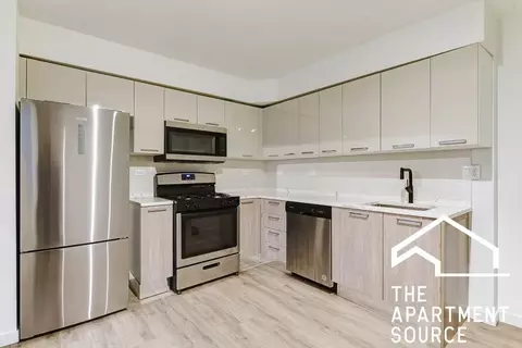 7621 N Sheridan Rd #2F, Chicago, IL 60626