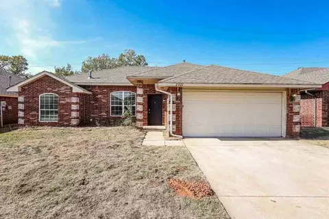 2321 Fruitful Dr, Midwest City, OK 73130