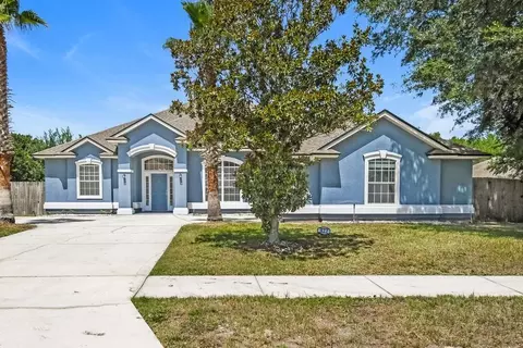 672 Mandy Oaks Dr, Jacksonville, FL 32220