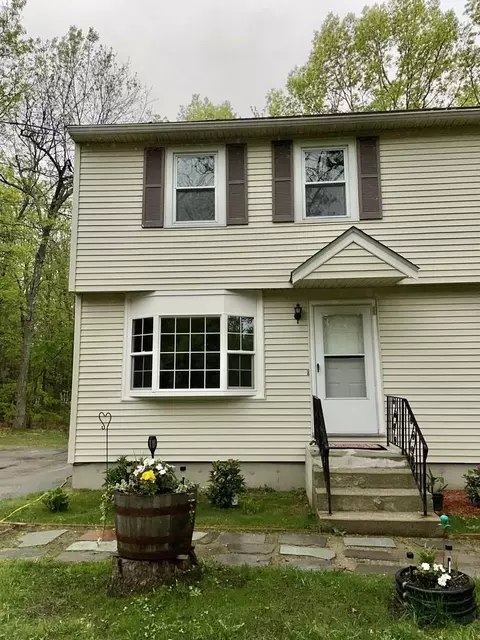 30 Emerald Dr #L, Derry, NH 03038