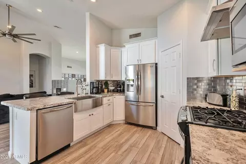 4536 E Rowel Rd, Phoenix, AZ 85050 photo 4