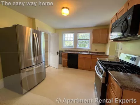638 Huron Ave #1, Cambridge, MA 02138