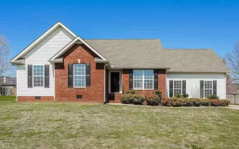 521 Rosie Mae Ct, Murfreesboro, TN 37127