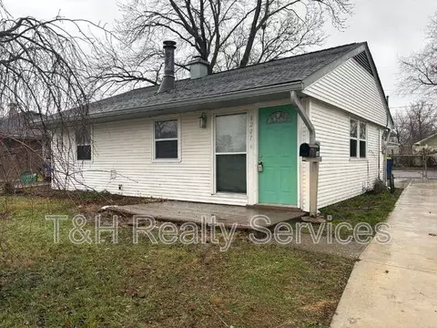 8207 E 50th St, Indianapolis, IN 46226