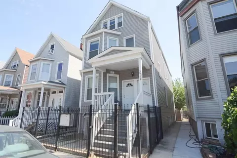 3751 W Diversey Ave #B, Chicago, IL 60647