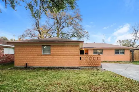 914 Mosher Ln, Houston, TX 77088