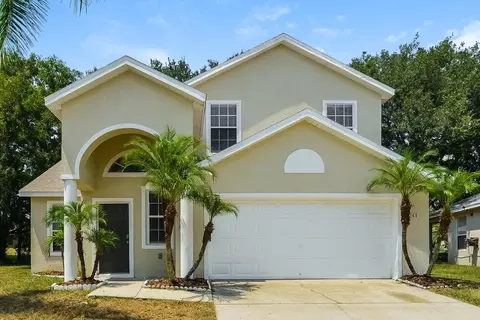 241 Bluff Pass Dr, Eustis, FL 32726