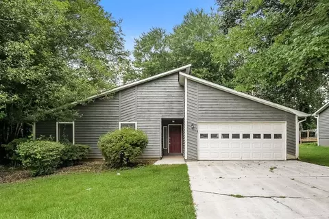 2655 Trotters Walk Trl, Snellville, GA 30078