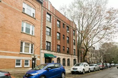 635 W Barry Ave #206, Chicago, IL 60657