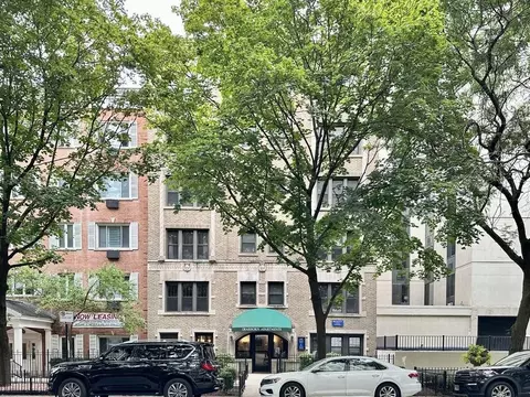 1347 N Dearborn St #202, Chicago, IL 60610