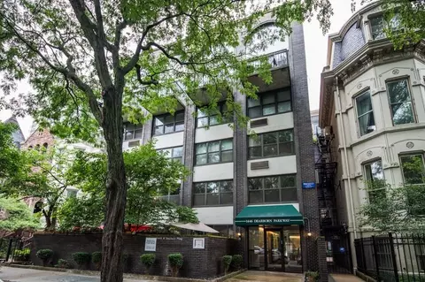 1446 N Dearborn St #3D, Chicago, IL 60610