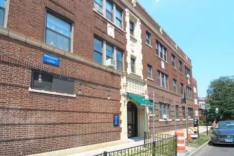 2244 W Wilson Ave #201, Chicago, IL 60625