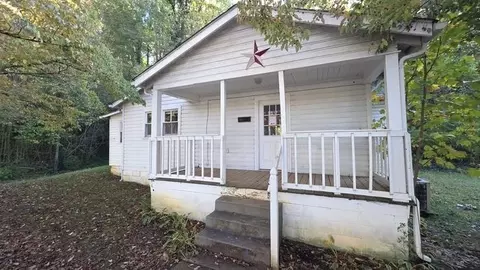 140 Neth Dr, Johnson City, TN 37601