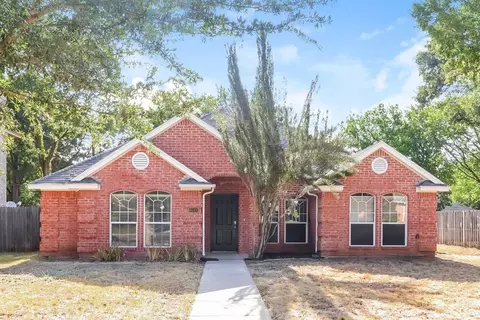 6043 Copperfield Dr, Arlington, TX 76001