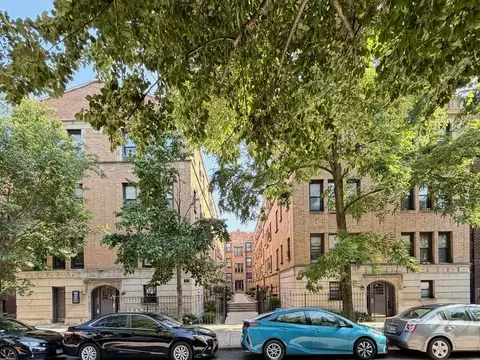 817 W Cornelia Ave # A, Chicago, IL 60657
