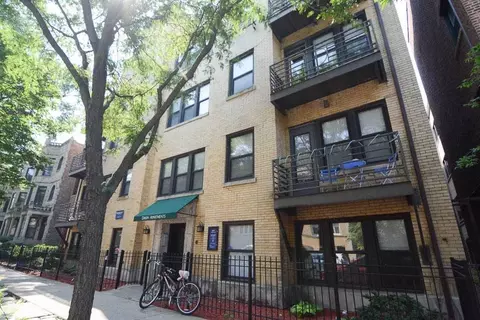 917 W Dakin St #402, Chicago, IL 60613