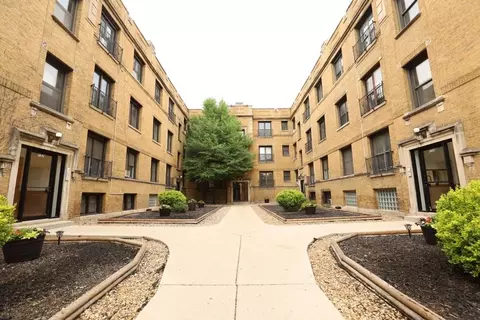 724 W Roscoe St #2N, Chicago, IL 60657