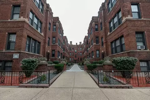 4413 N Wolcott Ave #1B, Chicago, IL 60640