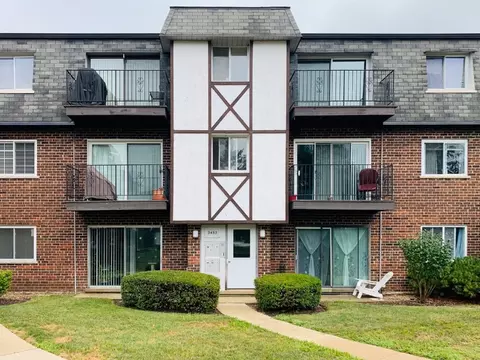 9462 Bay Colony Dr #3RD, Des Plaines, IL 60016