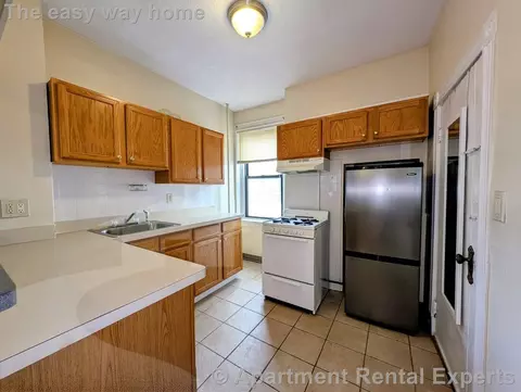 77 Hancock St #5, Cambridge, MA 02139