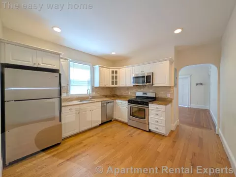 179 College Ave #1, Medford, MA 02155