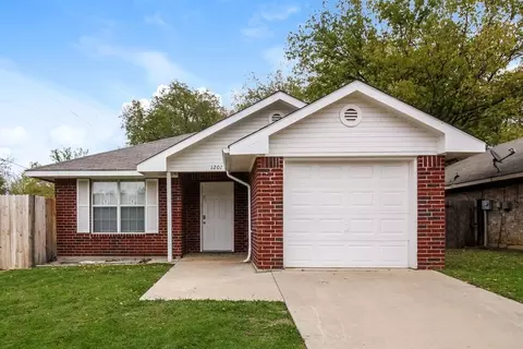 1201 Paco Trl, Denton, TX 76209