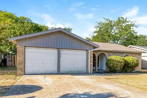 2821 Lana Cir, Fort Worth, TX 76140