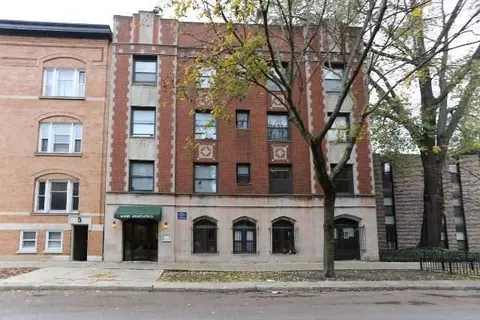 635 W Barry Ave #102, Chicago, IL 60657
