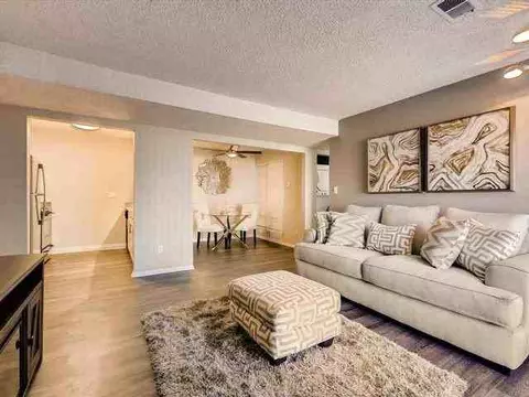 6760 S Glencoe St, Centennial, CO 80122