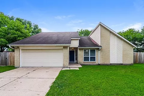 203 Old Oaks St, League City, TX 77573