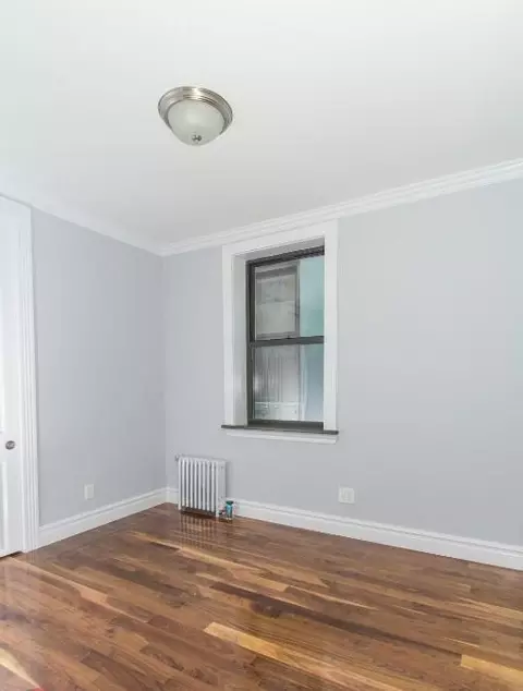 179 Essex St #3, New York, NY 10002