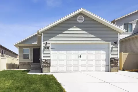 1791 E Tumwater Ln, Eagle Mountain, UT 84005