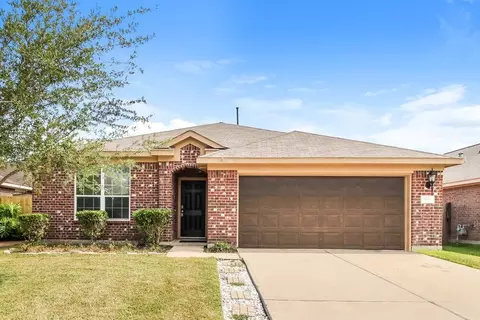 389 Henry St, Alvin, TX 77511