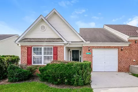 2167 Red Oak Cir, Union City, GA 30291