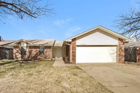 1353 Oswego Dr, Yukon, OK 73099