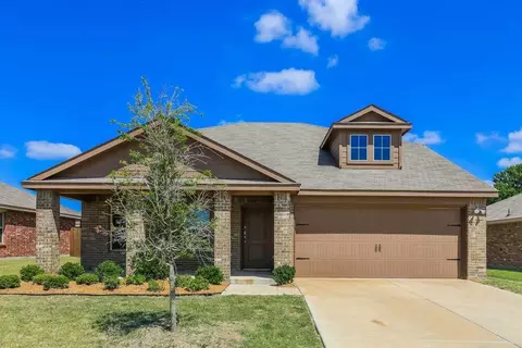 2609 Hutchins Dr, Seagoville, TX 75159