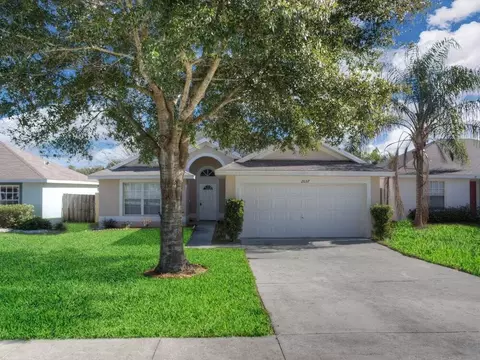 2037 Fish Eagle St, Clermont, FL 34714