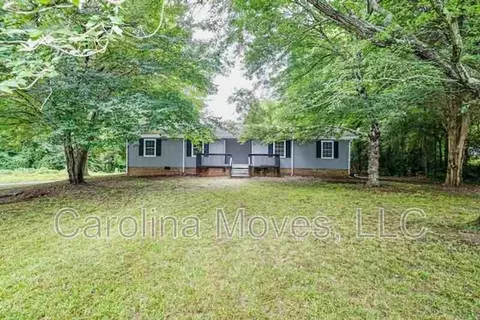 196 Mcarthur St, Spartanburg, SC 29302