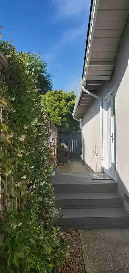 815 Dell Rd, Pacifica, CA 94044