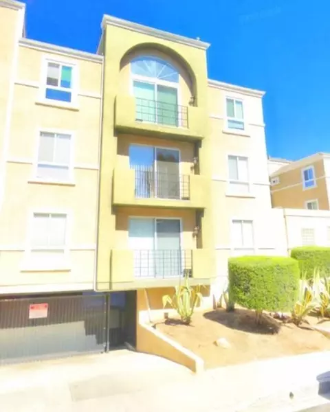 22859 Del Valle St, Los Angeles, CA 91364