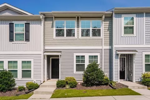 542 Landing View Dr, Wendell, NC 27591