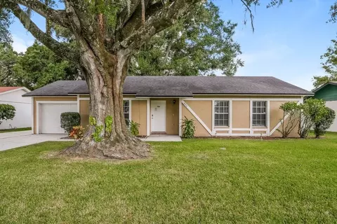 634 Hemlock Ln, Lakeland, FL 33810