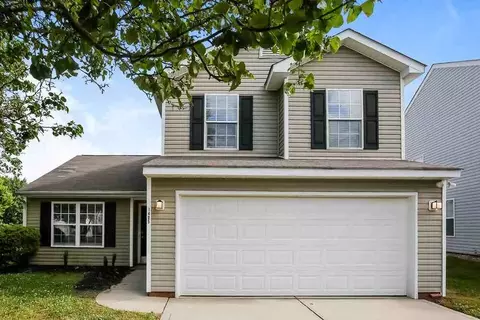 1405 Summer Coach Dr, Charlotte, NC 28216