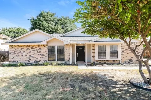 6503 Rockland Dr, Arlington, TX 76016