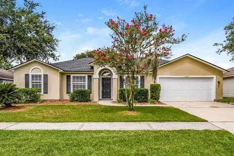 1266 Summit Oaks Dr E, Jacksonville, FL 32221