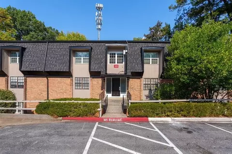 325 Winding River Dr UNIT B, Sandy Springs, GA 30350