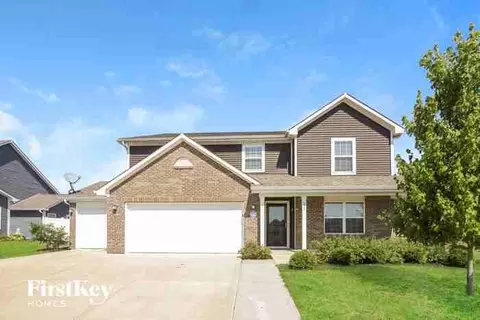 737 Prospector Dr, Greenfield, IN 46140