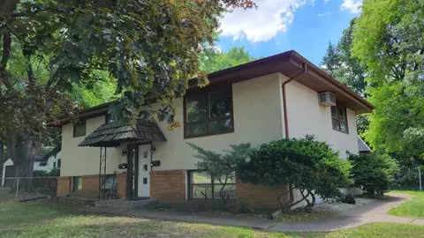 1738 Hawthorne Ave E # 1, Saint Paul, MN 55106
