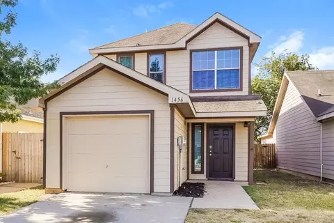 1456 Pine Ln, Fort Worth, TX 76140